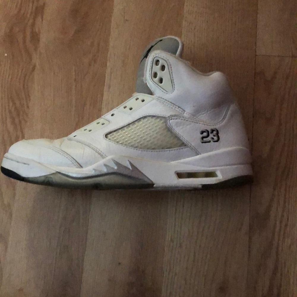 Jordan 5 metallic white